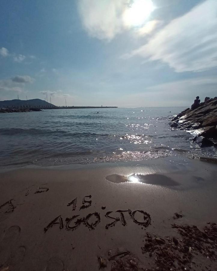 Appartamento Incantevole A 100Metri Dal Mare E Accanto Alla Pista Ciclabile Империа Екстериор снимка